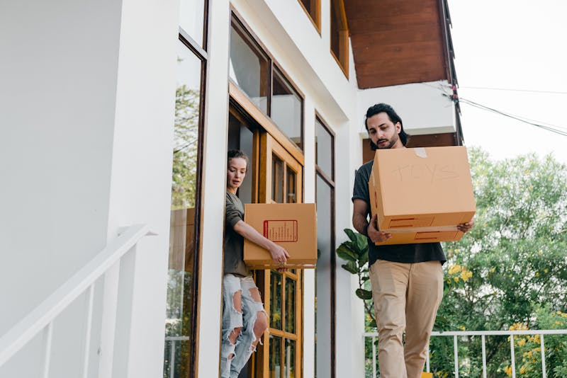 The Best Way to Ship Boxes When Moving: Tips and Tricks